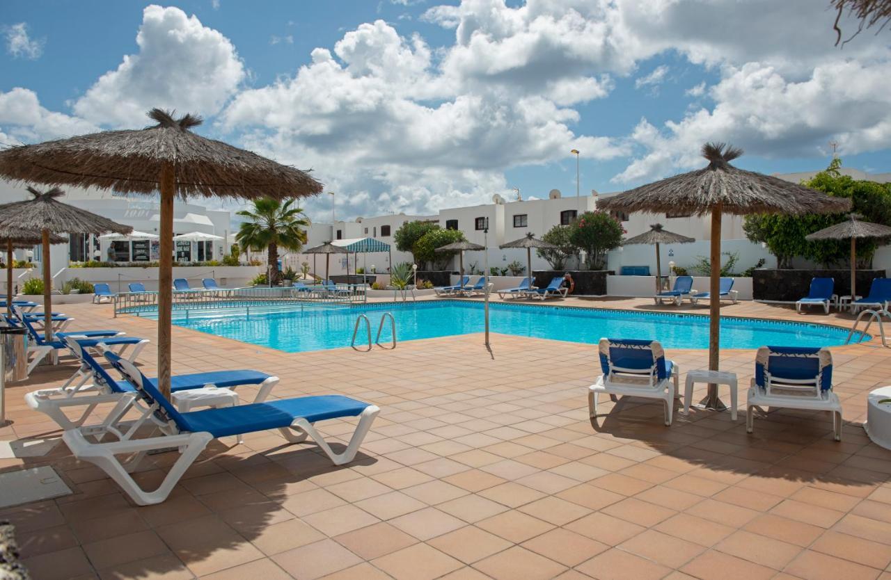 Apartamentos Livvo Oasis Puerto del Carmen  Exterior foto